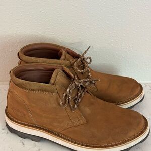 Clarks Men's Tan Chukka Boots